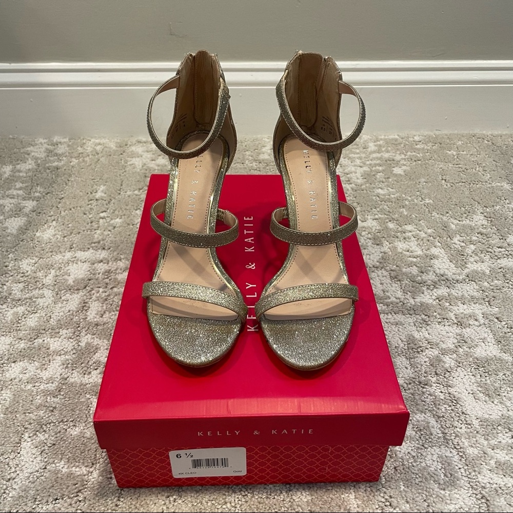 Kelly & Katie Cleo Heels in Gold